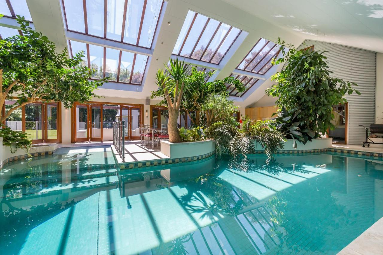 Bond Estate Luxury Accommodation Christchurch Eksteriør bilde