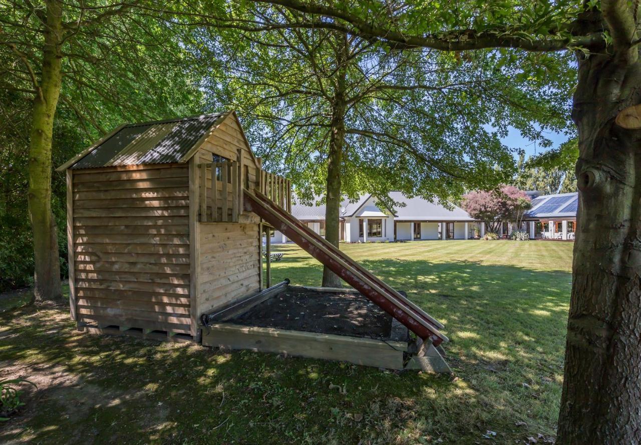Bond Estate Luxury Accommodation Christchurch Eksteriør bilde